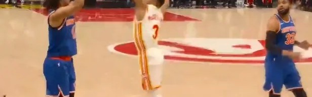 乐竞体育登录入口-命中率很高！老鹰开局9中5得到14分，尼克斯则9中6得到13分